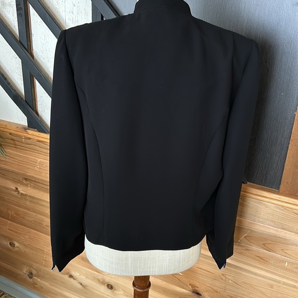 Positive Attitude Black Party Blazer - Size 12
Preloved - Picture 6 of 7